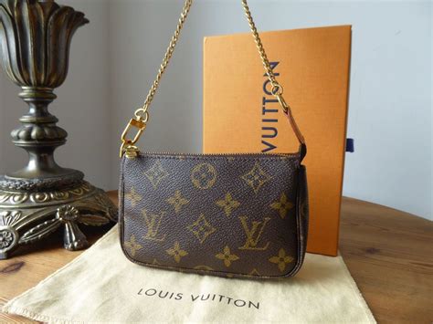 louis vuitton mini pochette accessoires ราคา|Mini Pochette Accessoires Monogram .